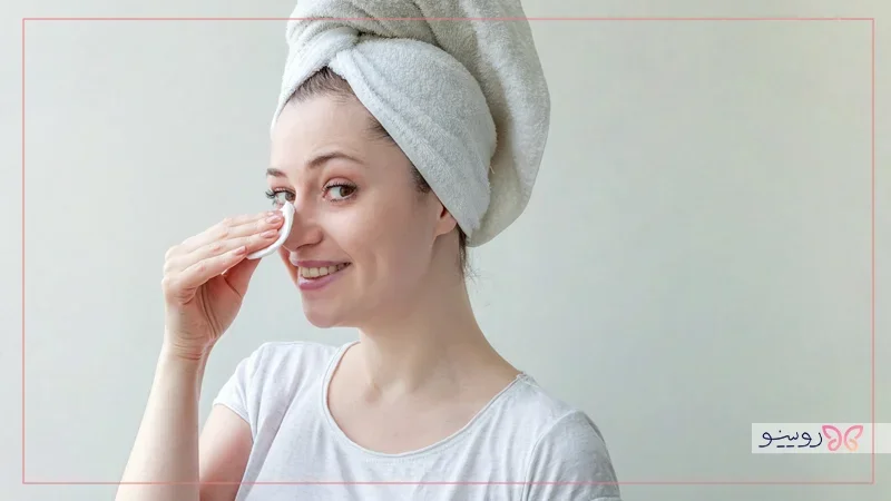 تمیز کردن پوست قبل از چسب زدن بینی